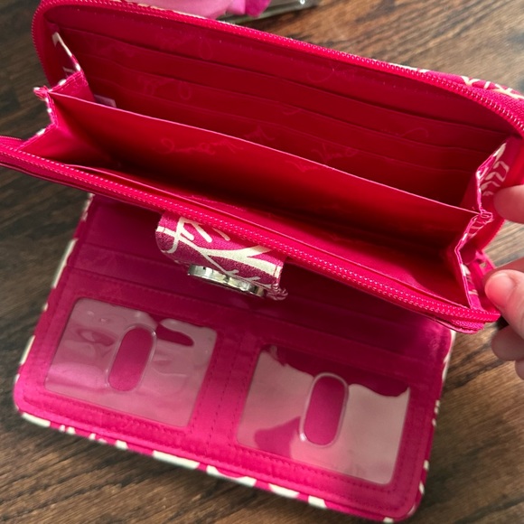 Vera Bradley Twirly Birds print Turn-lock wallet - Picture 9 of 9